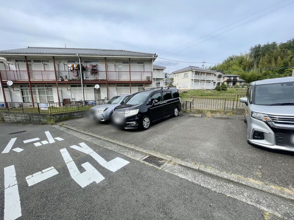 【第２富士見ハイツの駐車場】