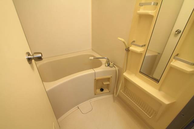 バス・シャワールーム　２０６