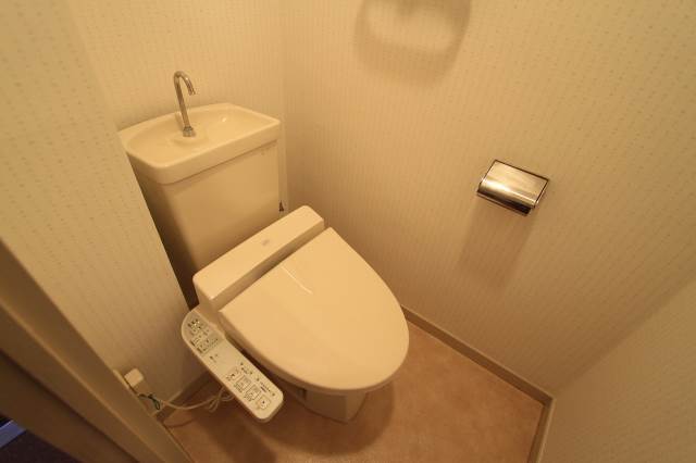 トイレ　２０６