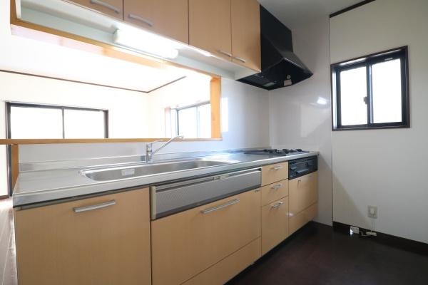 キッチン　15帖の広いリビング