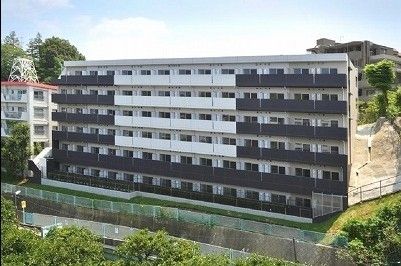 【川崎市多摩区三田のマンションの建物外観】