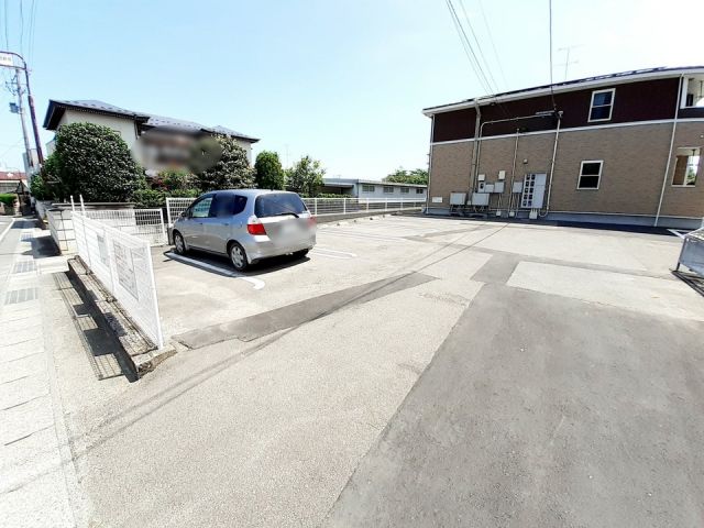 【相馬郡新地町谷地小屋のアパートの駐車場】