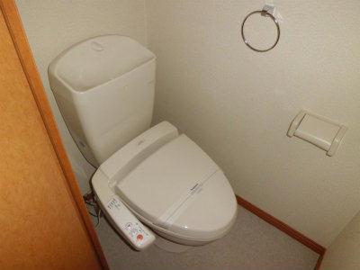トイレ　ウォッシュレット付。