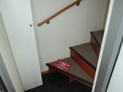 玄関　玄関は１階です。室内階段を昇って居室へ・・・