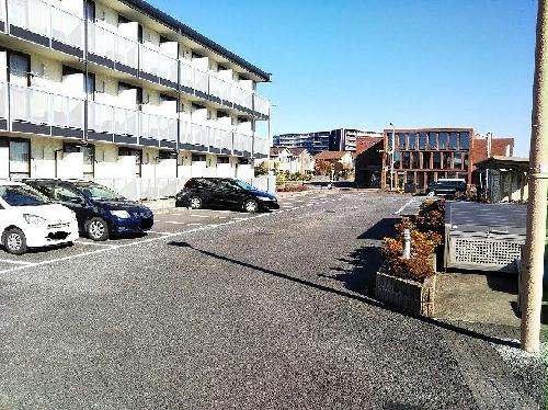 【レオパレスみらい平の駐車場】