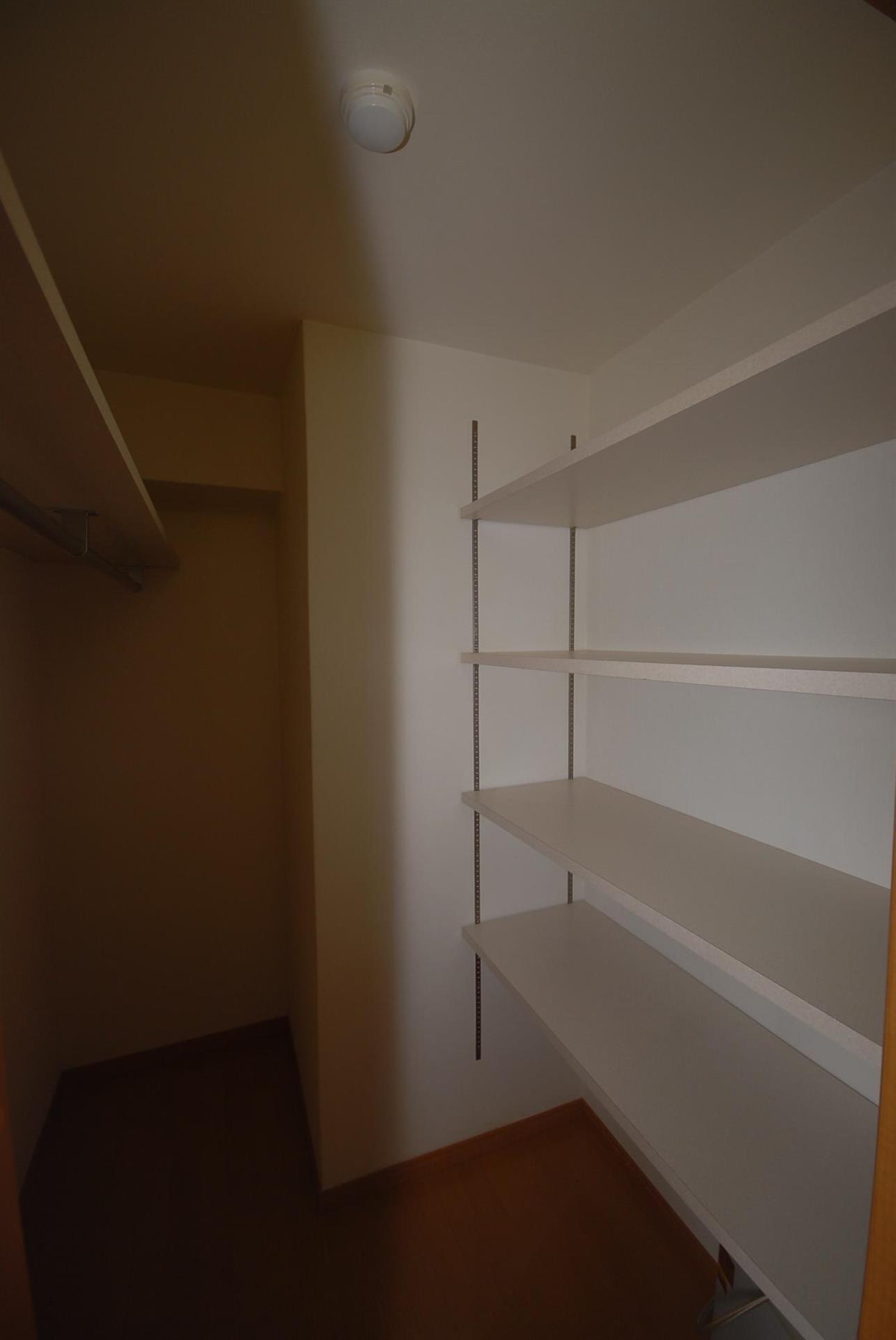 【プランタン加治屋町の収納】