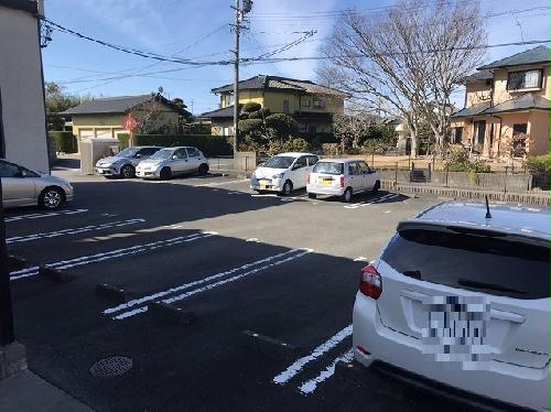 【レオパレスなえしろの駐車場】