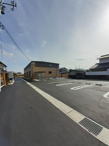 【福山市駅家町大字近田のアパートの駐車場】