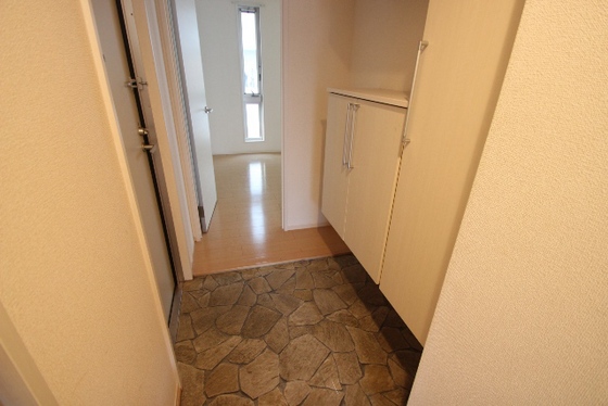 玄関　※別部屋の写真です