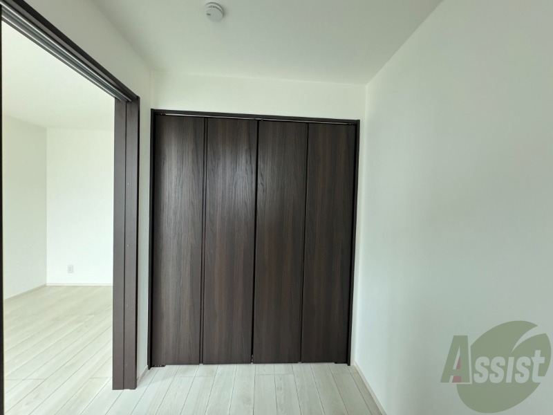 収納　洋室のクローゼット。広さは十分そうです。