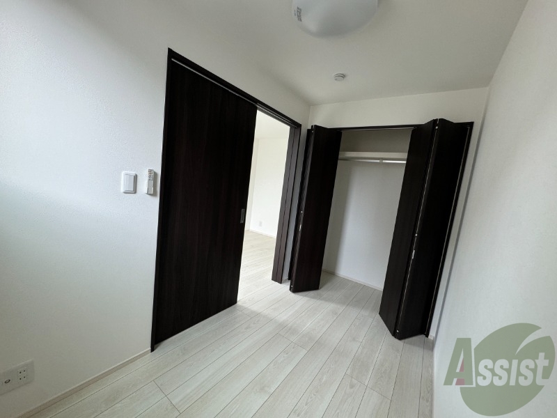 その他部屋・スペース　寝室になりそうな洋室です。シンプルで落ち着きますね