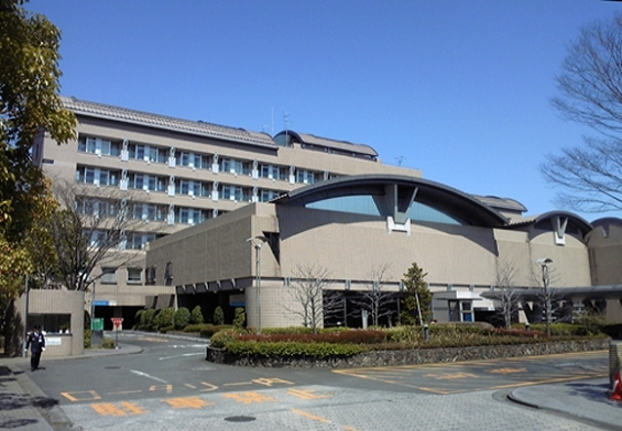 病院　多摩南部地域病院（病院）まで808m