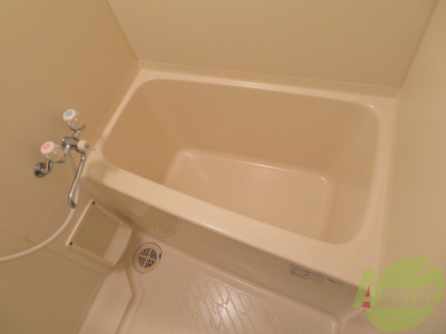 バス・シャワールーム　お風呂になります。１日の疲れを癒してください。