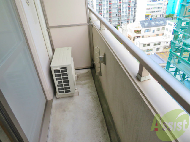 バルコニー　ちょっとしたバルコニーになります。眺めもいいですよ