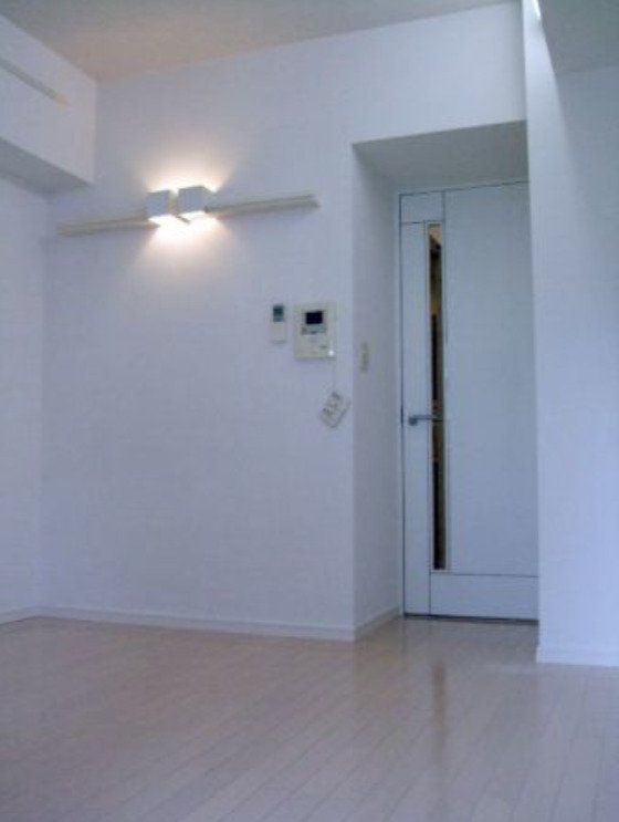 居室・リビング　参考画像　別住戸の写真です。