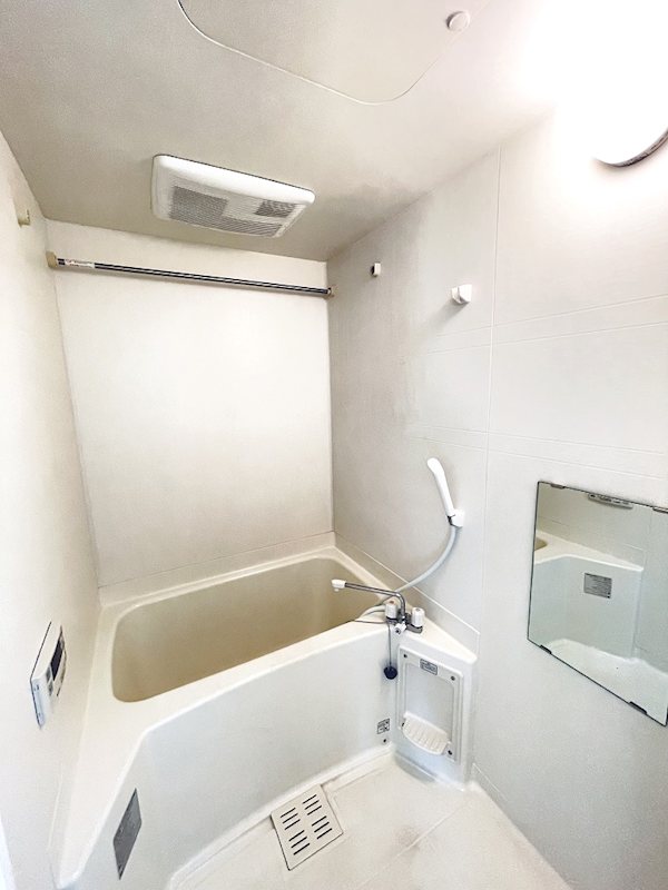 バス・シャワールーム　追い焚き機能、浴室暖房換気乾燥機付バス