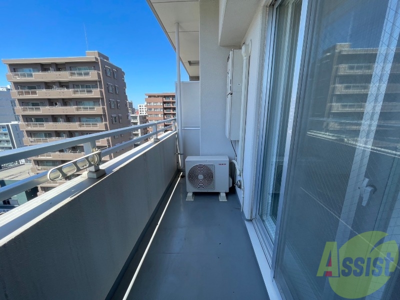 バルコニー　バルコニーは幅があり、広い印象を受けました。