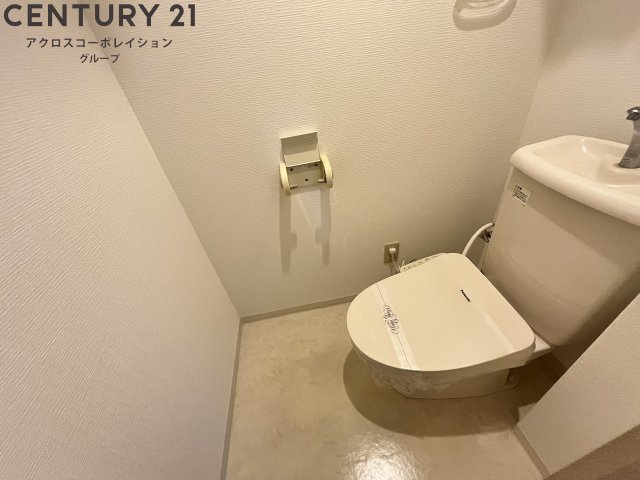 トイレ　温水洗浄便座