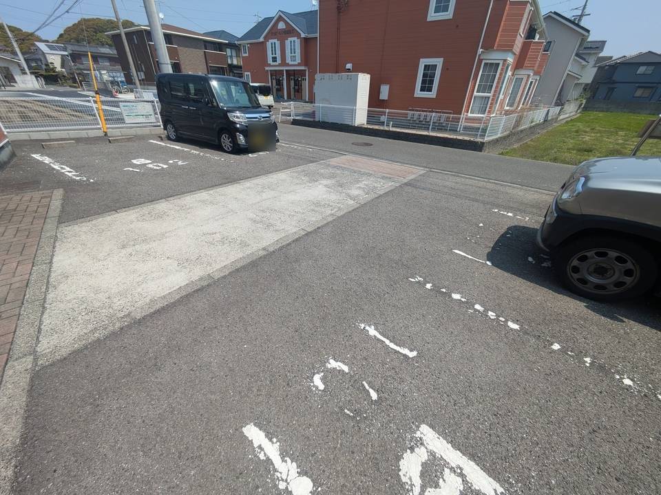 駐車場　駐車場