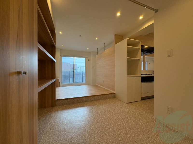 その他部屋・スペース　寝室はこちらです。光が差し込む、温かみのあるお部屋です。