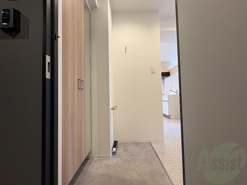 玄関　玄関の様子です。明るい印象ですね。気分もあがりそう。