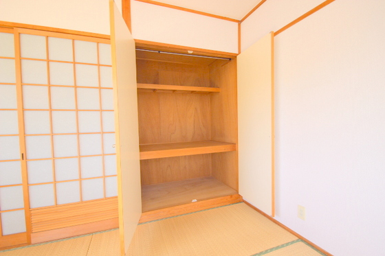 収納　＊参考別部屋写真です。