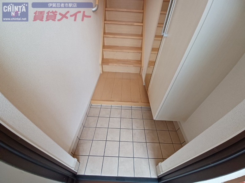 玄関　同型参考写真