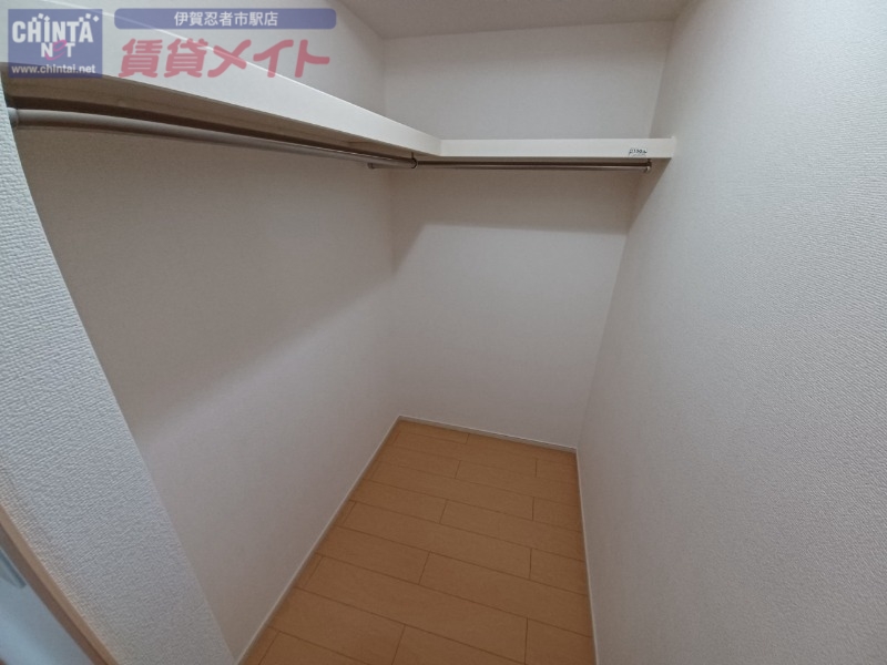 収納　同型参考写真