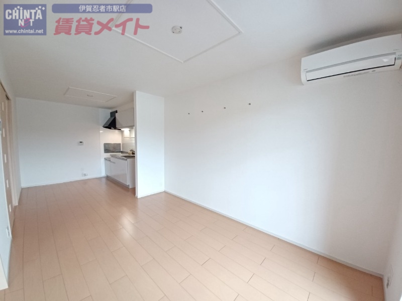 居室・リビング　同型参考写真