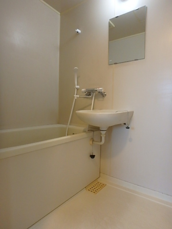 バス・シャワールーム　図面と現状に相違がある場合には現状を優先