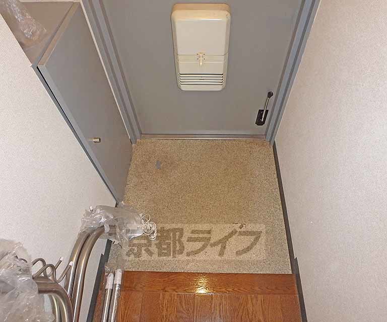 玄関　段差が低くて上がりやすい玄関です。