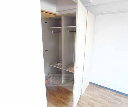 収納　意外なところに収納。しかし大きい！