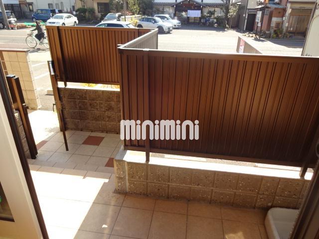 バルコニー　テラスの様子です。