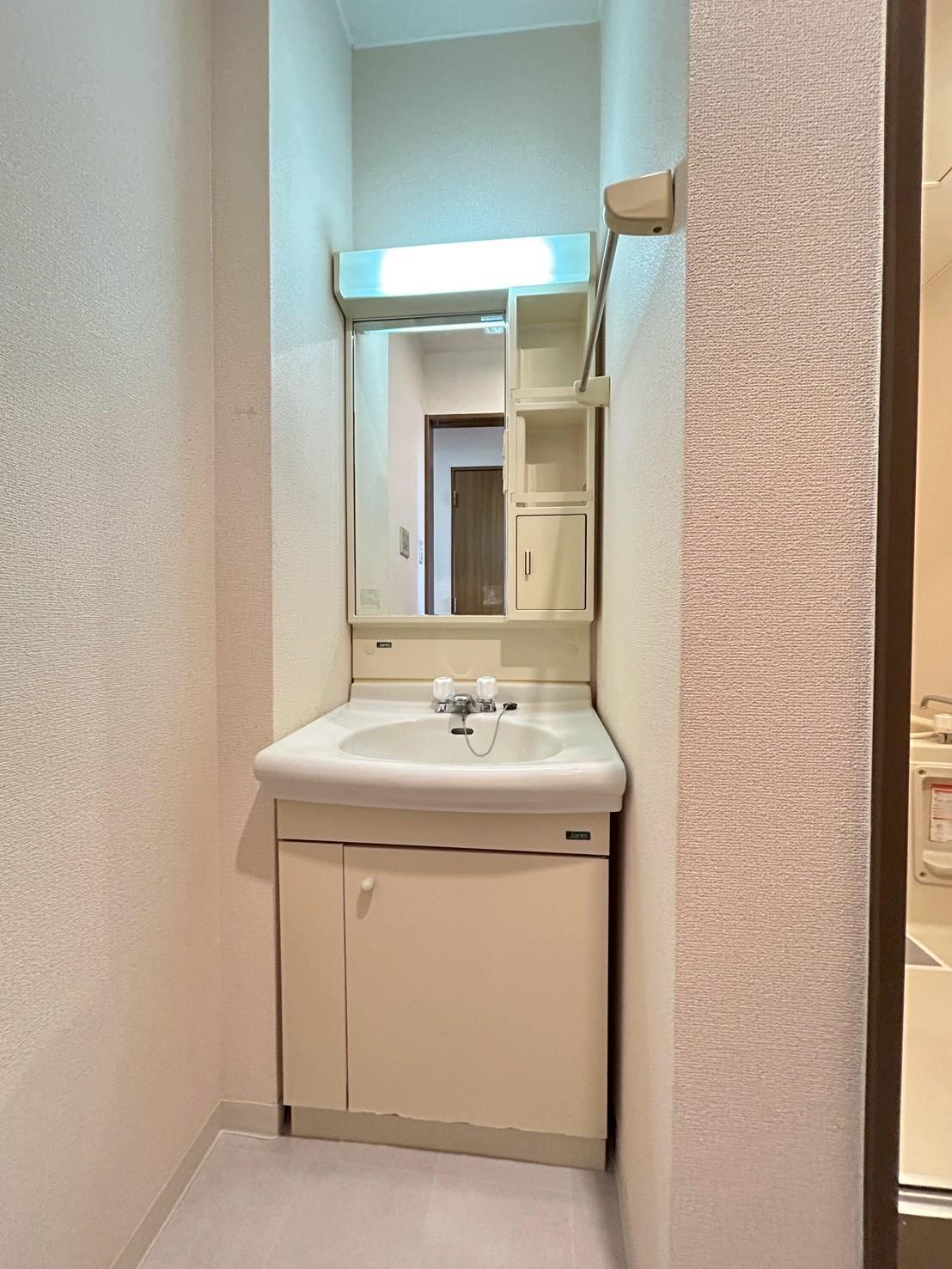 洗面設備　洗面化粧台