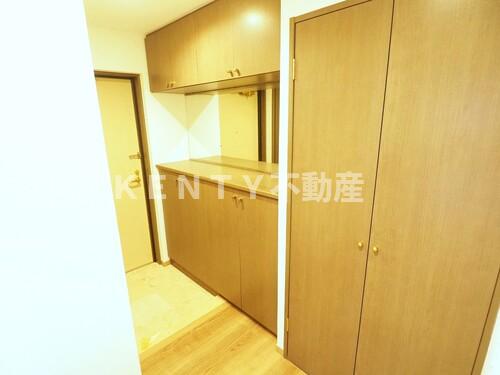 玄関　収納もある玄関です