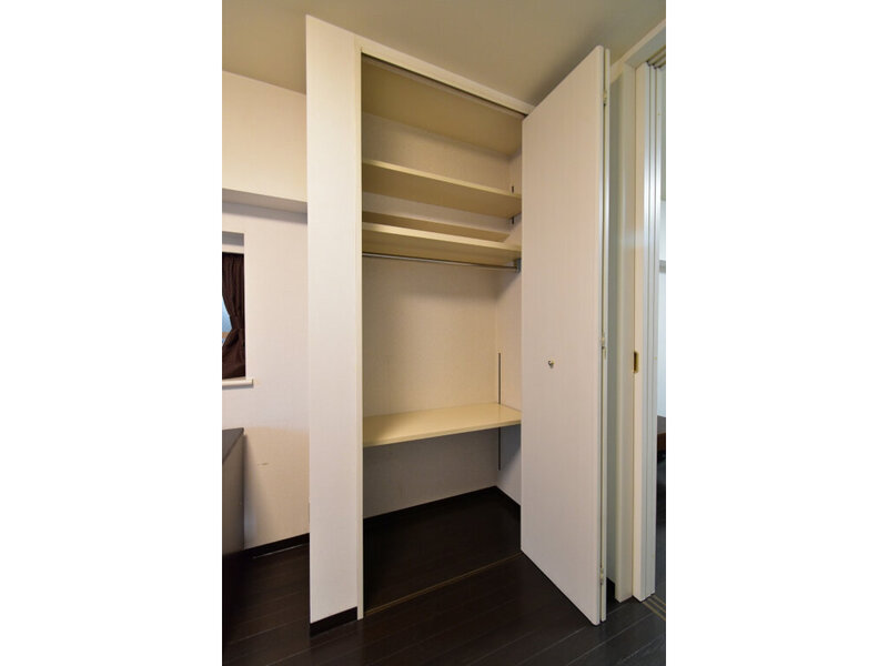 収納　クローゼットは季節ものを収納するのにも便利です