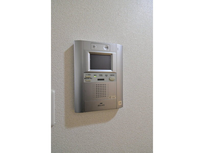 セキュリティ　モニター付きインターホンで来訪者の顔を確認できます