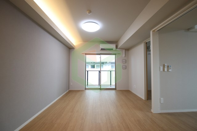 居室・リビング　類似別物件の写真です