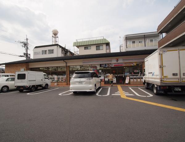 コンビニ　セブンイレブン 上賀茂榊田町店（コンビニ）まで517m