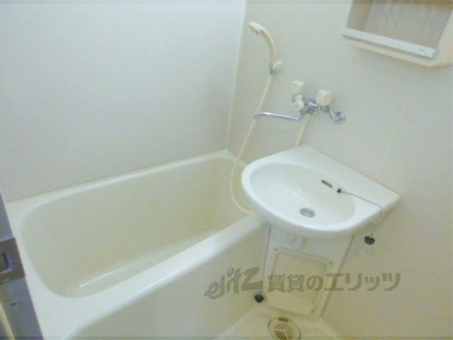 バス・シャワールーム　バス