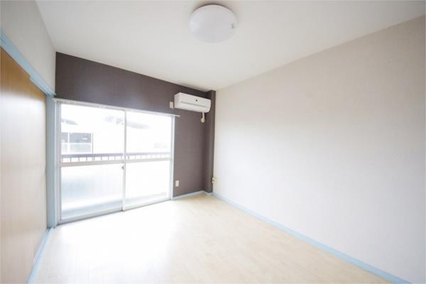 居室・リビング　類似室内、内装は異なる場合あり