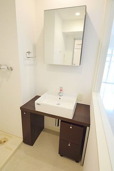 洗面設備　※別部屋の参考写真です。