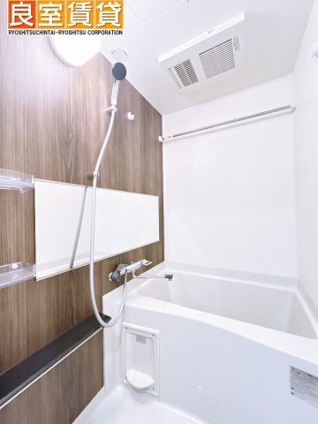 バス・シャワールーム　浴室乾燥機付き