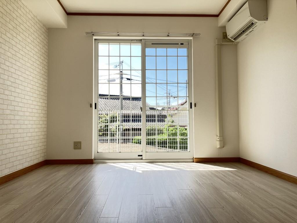 居室・リビング　※写真は同物件同タイプ別室のものです