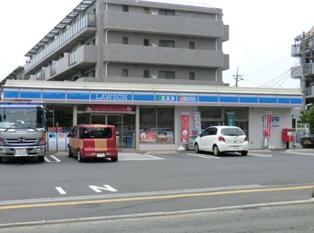 コンビニ　ローソン藤沢湘南台店（コンビニ）まで330m