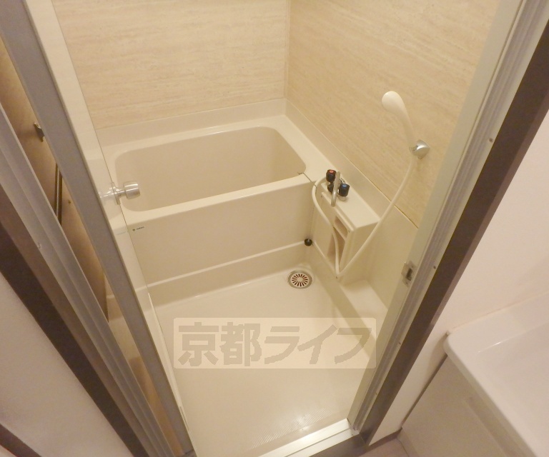 バス・シャワールーム　浴室です。