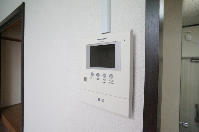 セキュリティ　ＴＶモニタ付インターホン完備で突然の来訪者が来ても安心◎