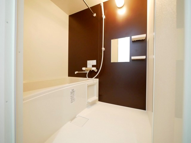 バス・シャワールーム　☆追い焚き機能付き☆