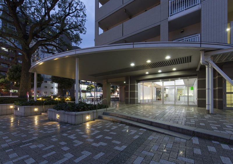 エントランス　落ち着いたエントランスです