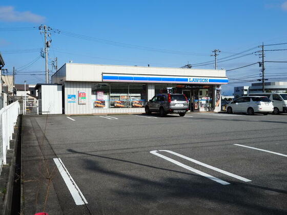 コンビニ　ローソン婦中西ヶ丘店（コンビニ）まで583m